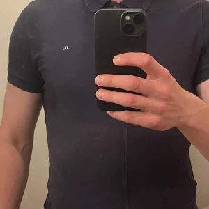 Pike och skjorta - Pike och blå skjorta