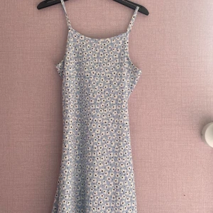 Klänning  - Klänning i bra skick 