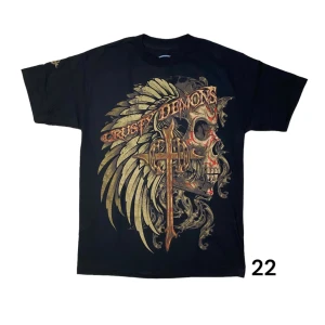 Crusty Demons T-shirt  - Crusty Demons T-Shirt i storlek M. Tröjan är helt ny. Mått: axelbredd - 47 cm, längd - 68 cm. Skriv för fler bilder och frågor!