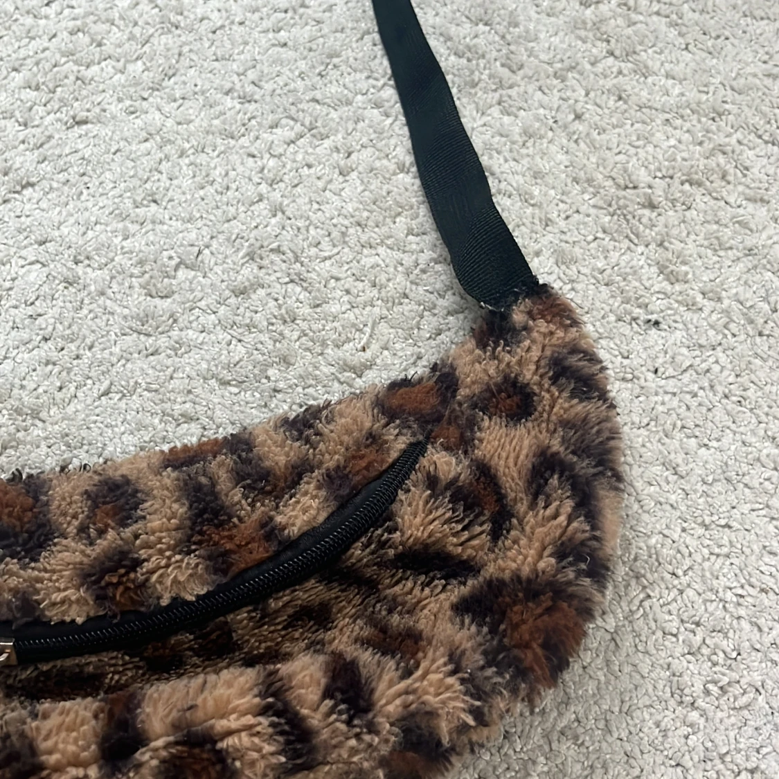 Leopard mönstrad magväska - 90