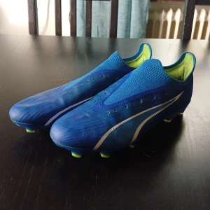 Puma ultra - Stl 44 Använda ganska flitig men inget som märks riktig Priser kan diskuteras 