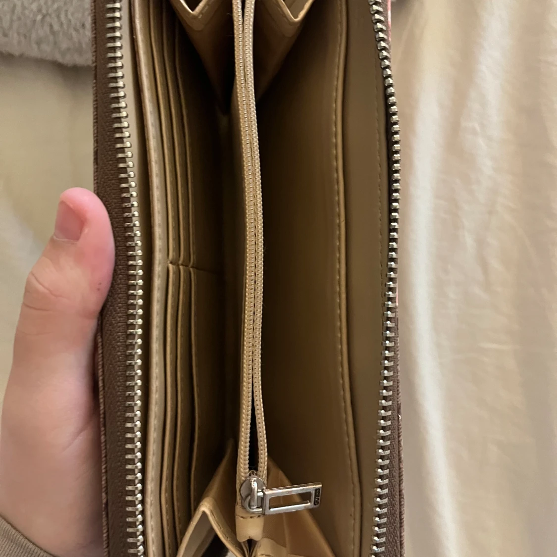 Guess plånbok  - 90