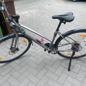 Trek bike str M - Kjøpt ny for under et år siden for 9000kr. Selger for under 50% til 4000kr. Så god som ny. Selger bare pga flytting ! 