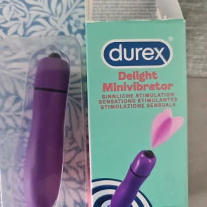 Nya Mini vibrator kvinnor i förpackning  - Helt nya Kraftiga mini vibatorer finns till er kvinnor längd ca 7-10 cm  Skriv vid intresse  Kan skickas köpare betalar frakt. Allt är nytt i förpackning obruten så kom och köp 