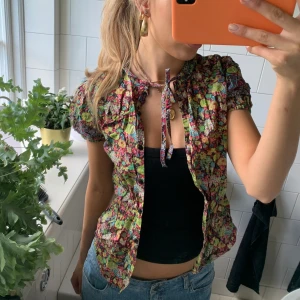 Vintage blus från fifth avenue - Super söt blus som går att knyta