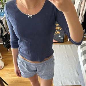 Pyjamas tröja - Pyjamas tröja🌟