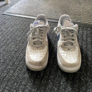Nike Air Force - 37,5. Nike air force som knappt är använda. 