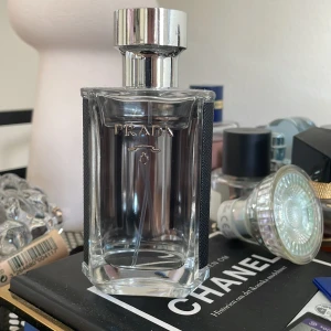 Parfym prada l homme  - Prada parfym 50 ml lite använd Även öppen för byte