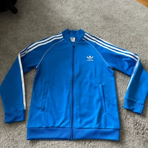 Adidas  - Helt ny 