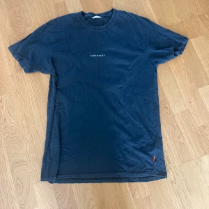 Vailent t-shirt - Vailent t-shirt i storlek L - Köparens står för frakten - Inga returer - Betalning via köp direkt 