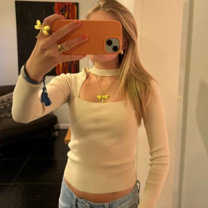 Zara choker topp - Beige topp från zara💕💕