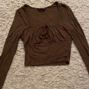 Grön långärmad topp - Super söt knyt topp knappt använd💚