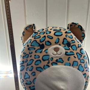 Squishmallow Emanga - Squishmallows men Emanga 30cm. Endast stått som prydnad så inga fläckar osv 