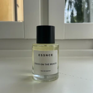 Essnce - Coco on the beach - Essence parfym i doften Coco on the beach 50ml. Endast testad och doften passade ej mig 💓