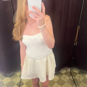 Vit stickad tubtopp - Superfin stickad topp som tyvärr aldrig kommit till användning 🤍🤍 