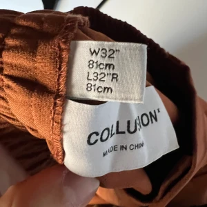 Oanvänd chinos  -  Säljer de de är för stora men de är helt oanvända 