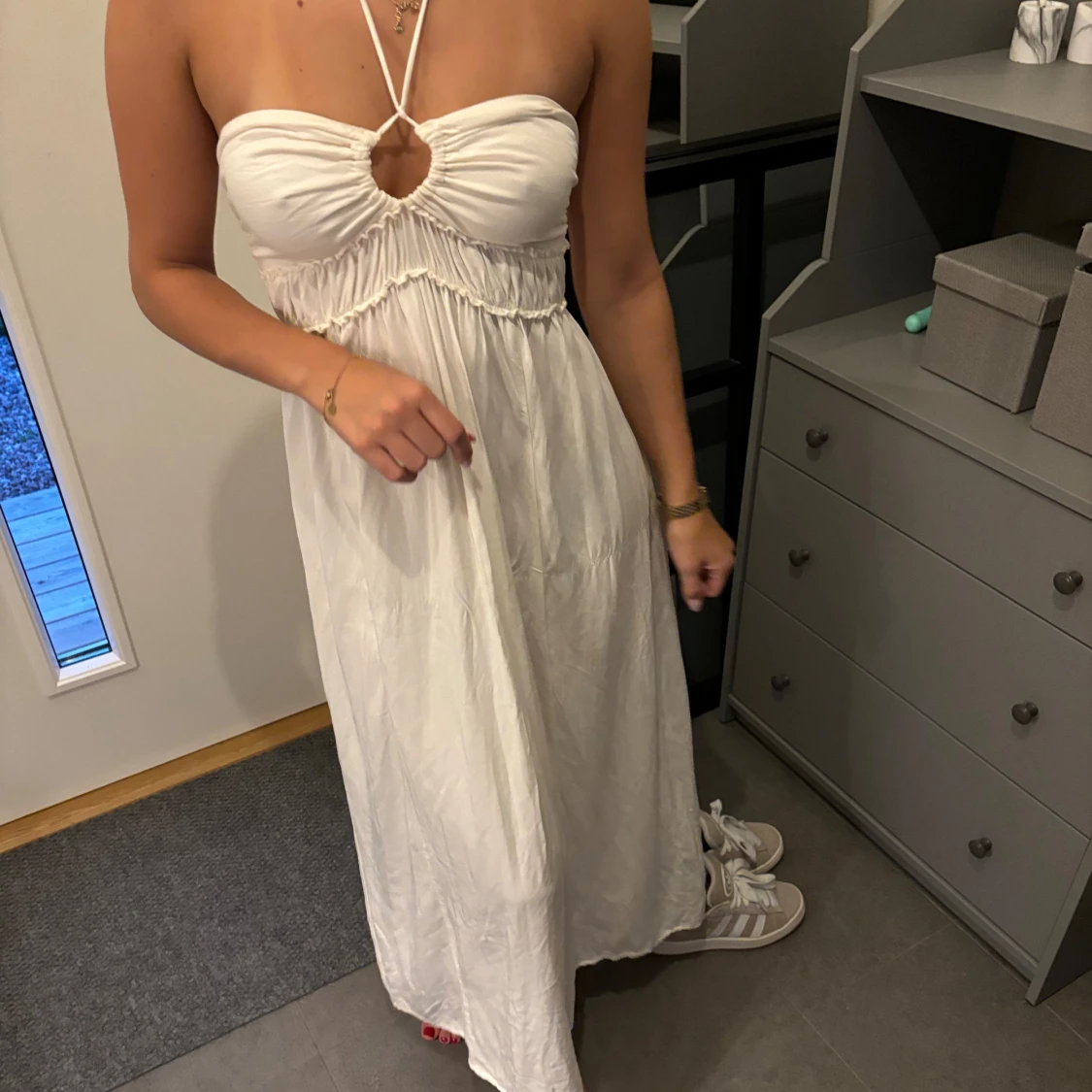 Vit långklänning
