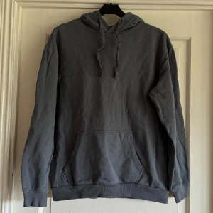 Blågrå tjocktröja  - Blå/grå tjocktröja från cubus 