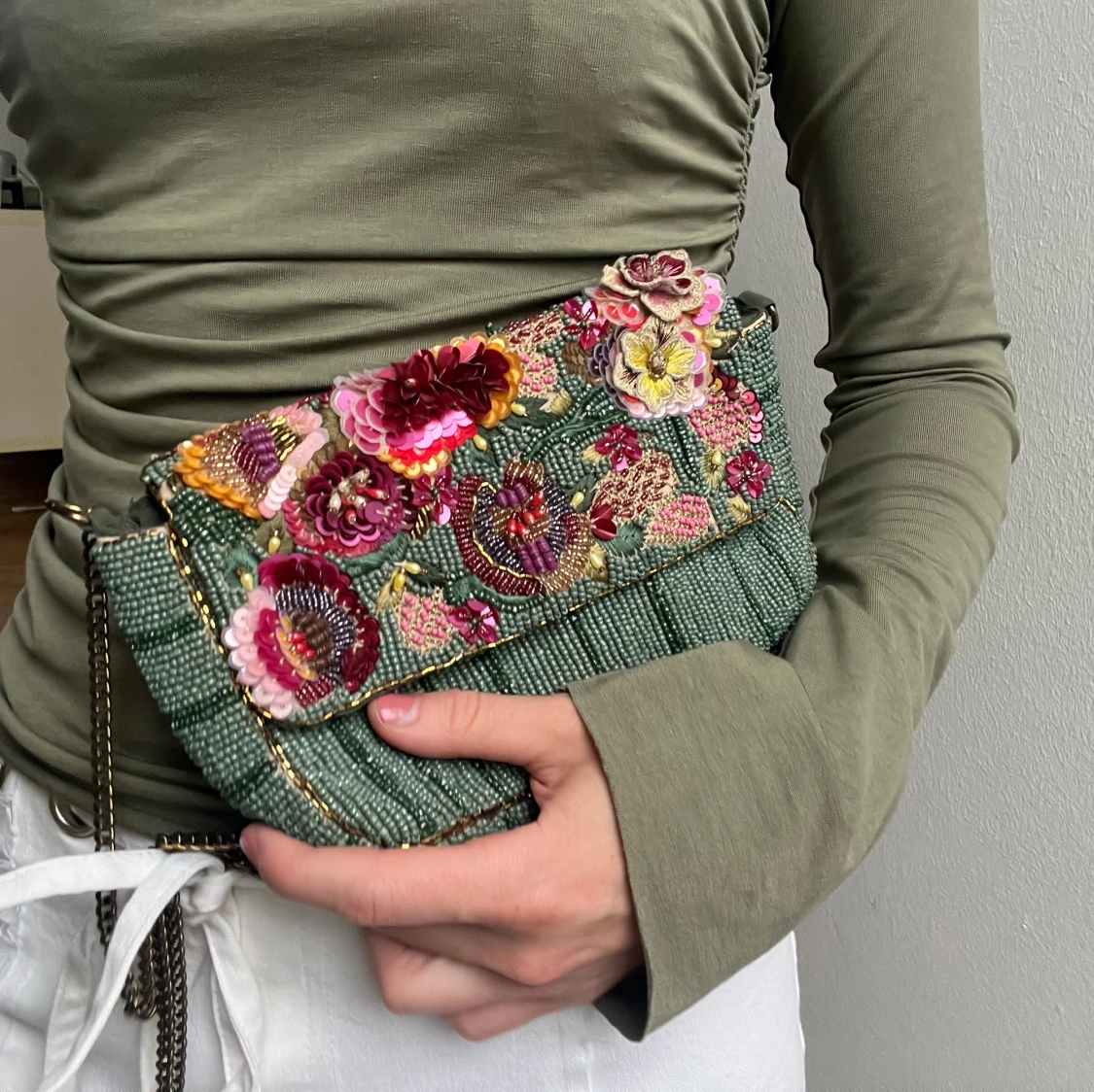 Väska med pärlor & broderi