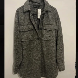 Grå kappa  - Superfin kappa från Kappahl, aldrig använd nypris 499, kommer ej till användning 