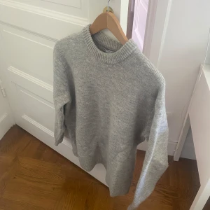 Grå Stickad Tröja - Extremt bra skick!  Storlek: S Zara
