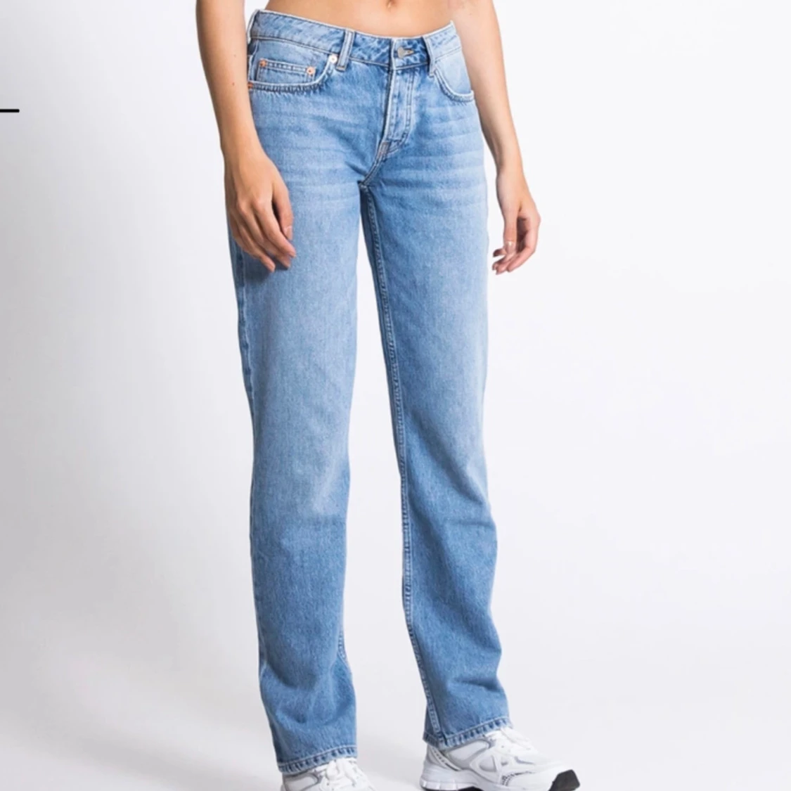 Low straight jeans
