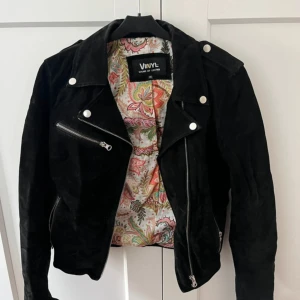 Jacka  - En vår/höst jacka 🌺