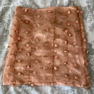 Kjol från love and lemonad  - One size storlek, passar xs-S. Jättesöt och festlig kjol. Aldrig Andvänd 💗