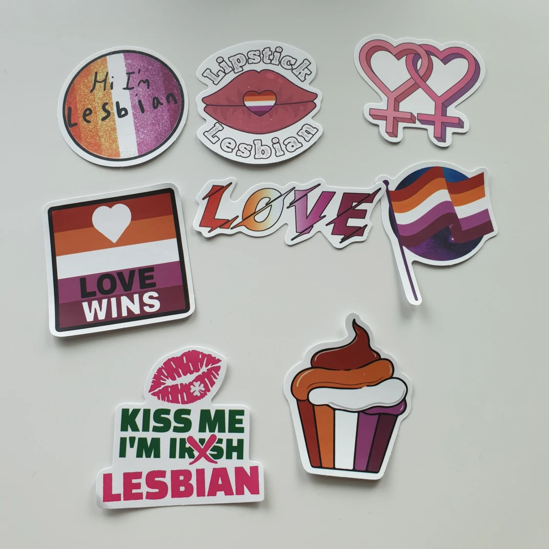 8st lesbian pride klistermärken/stickers  - 90
