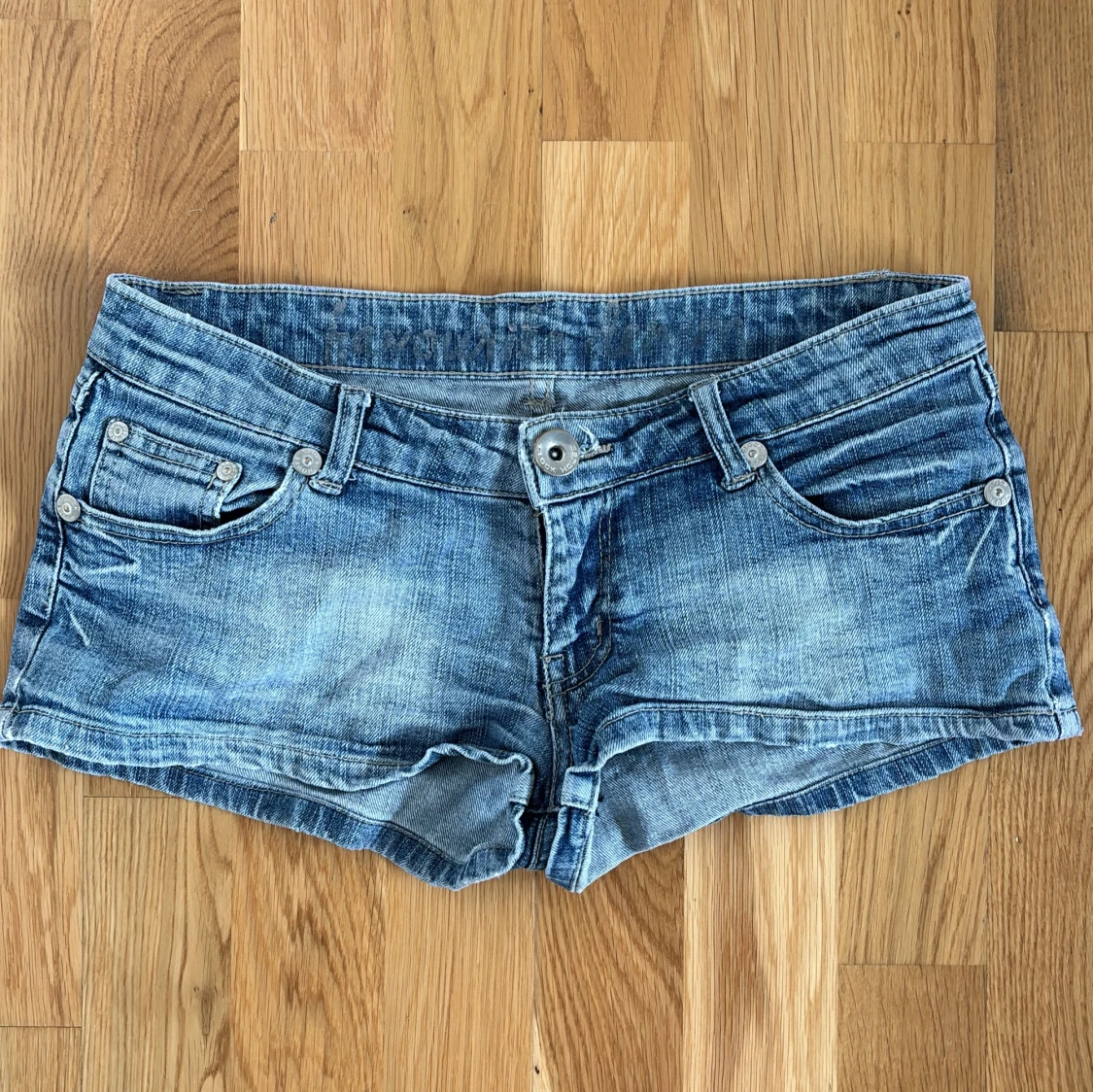 Lågmidjade shorts