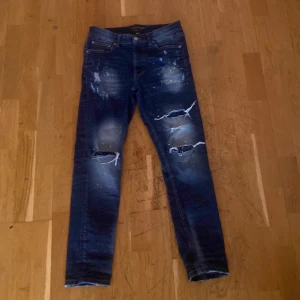 Supply demand - Dom är i bra skick bara använd ett fåtal gånger passar perfekt på flera storlekar och är ganska snygga i olika stilar. Pris går 100 procent att diskutera