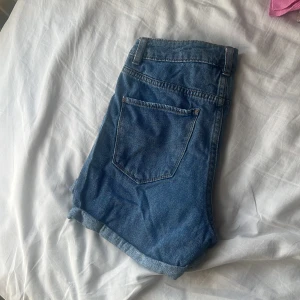 Superfina jeansshorts💞💞 - Jeansshorts från Vero moda, pris kan diskuteras💓💗💓💓