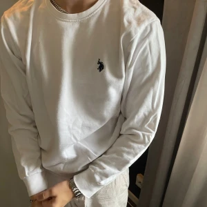 US polo - tröja - Basic och skön tröja från US polo, fint skick. Kom privat för mer frågor eller bilder. Priset går alltid att diskutera 🤝