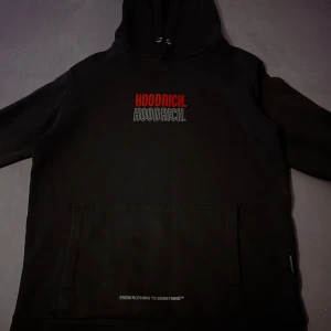 Hoodrich traicksuit - Ny hoodrich traicksuit, storlek s på båda plaggen sitter jättebekvämt och använd i 1 månad. 