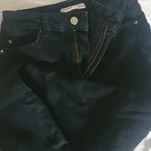 Svarta skinny jeans - Knappt använda. 