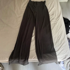 Byxor - från nelly storlek XSS