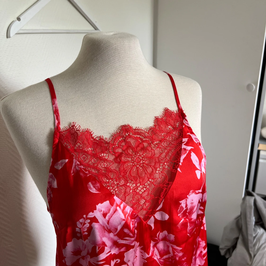 Linne spets röd  - 90