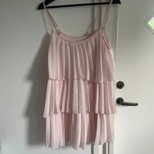 Klänning  - Super söt rosa klänning