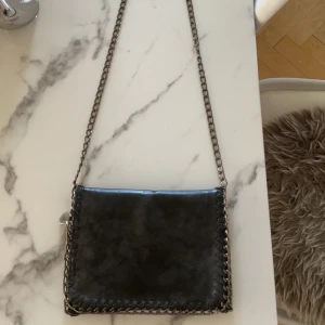 Stella McCartney  - Säljer min Stella McCartney nu för den används aldrig, i bra skick💗