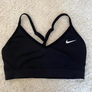 Sport bh  - En sport bh från Nike i storlek S, använd 1 gång 