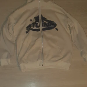 4tune ziphoodie - Jättebra skick, storlek s, 4tune ziphoodie.