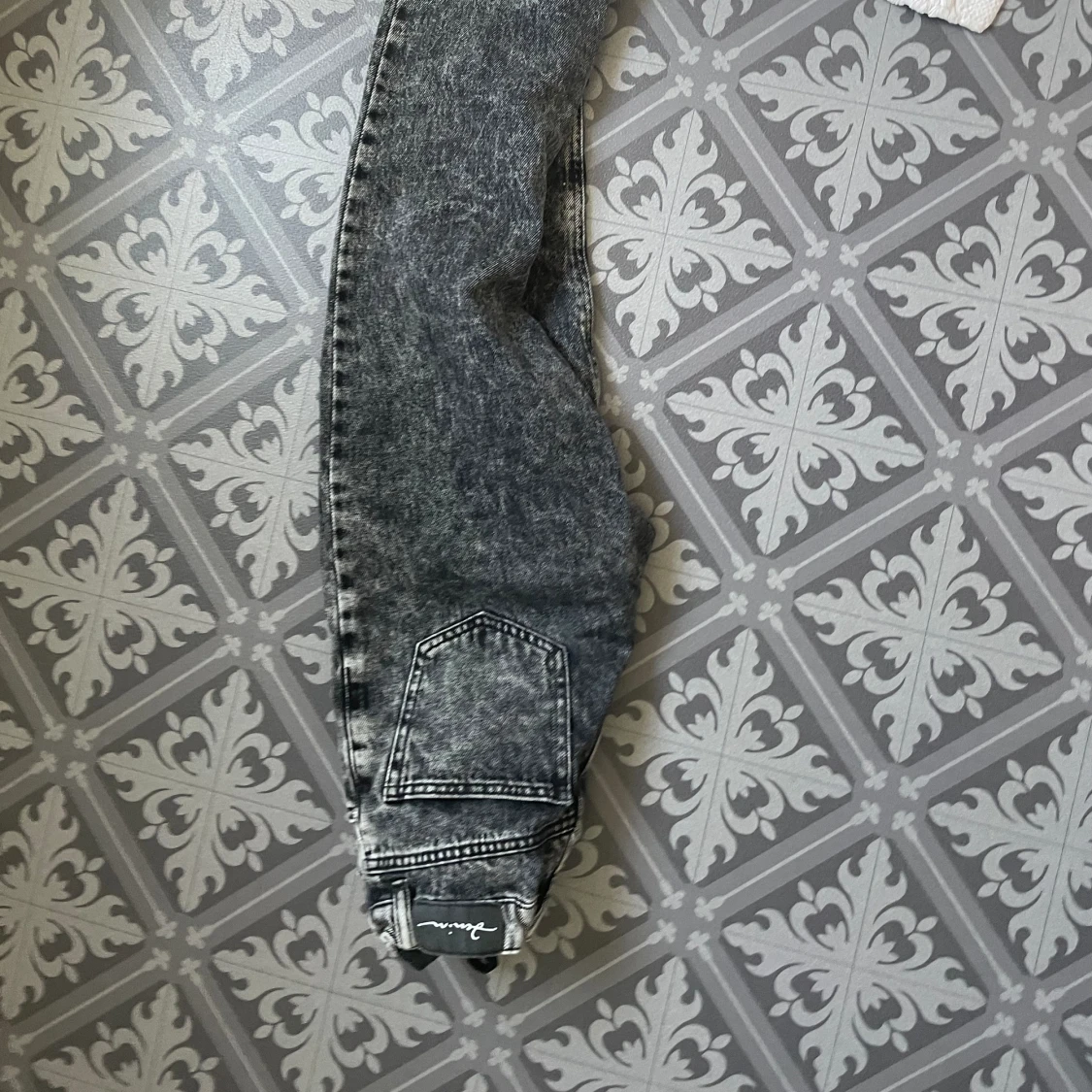 Svart/ grå jeans - 92