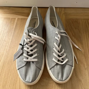 Oanvända skor från vagabond  - Oanvända, legat i garderoben så lite dammiga annars nyskick. Storlek 39 