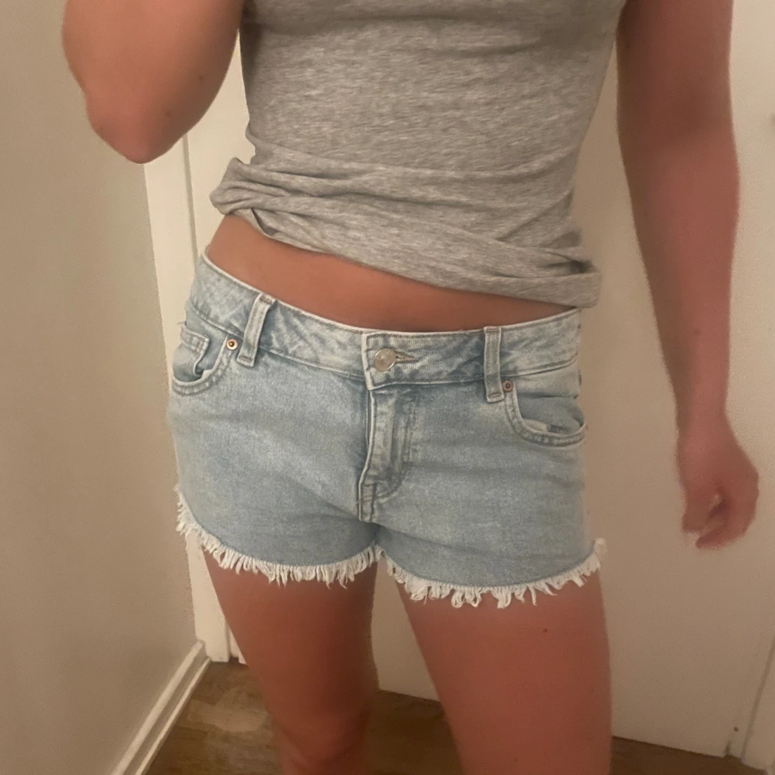 Lågmidjade jeansshorts 