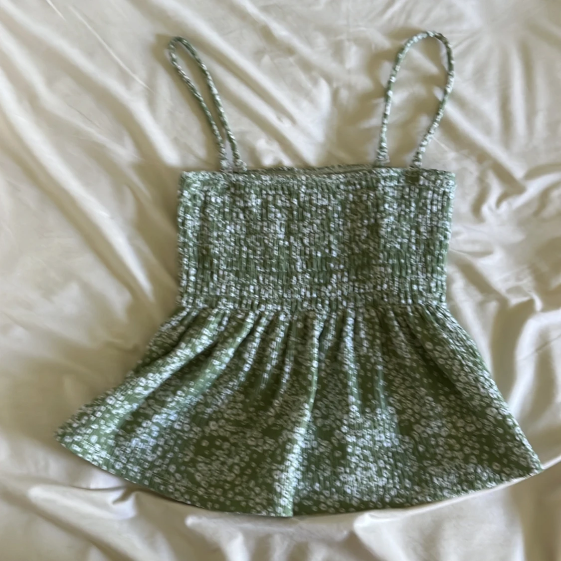 Utsvängt linne från Gina tricot