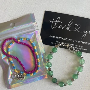 egen gjorda armband  - egen design av kund, 50kr totalt 