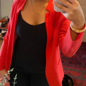 Kavaj - Jätte snygg 😻 säljer pågrud av att jag inte längre anväder. Pris kan diskuteras!