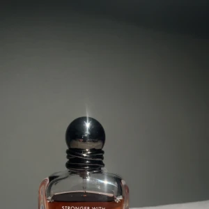 Stronger with you absolutly - 50 ml flaska men runt 40 ml kvar pris går att diskutera