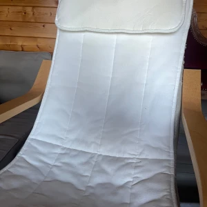 Fåtölj  - 2 styckna småa fåtöljer från Ikea säljes  Tvättbar klädsel/överdrag  150kr/styck eller 2 för 250kr Hämtas i Alby, Botkyrka 