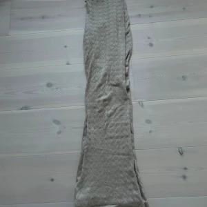 Stickade spets mjukisbyxor  - Ett par så fina stickade spets mjukisbyxor i bootcut modell ifrån odd Molly. Perfekta till sommar och höst, 120+frakt. Hör av dig om du är intresserad💕